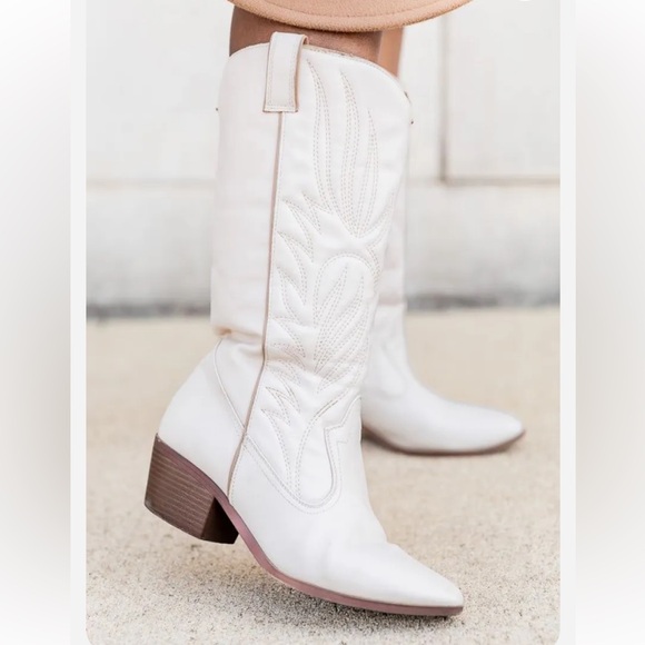 Pink Lily cream western boots, size 7.5 - Picture 7 of 7